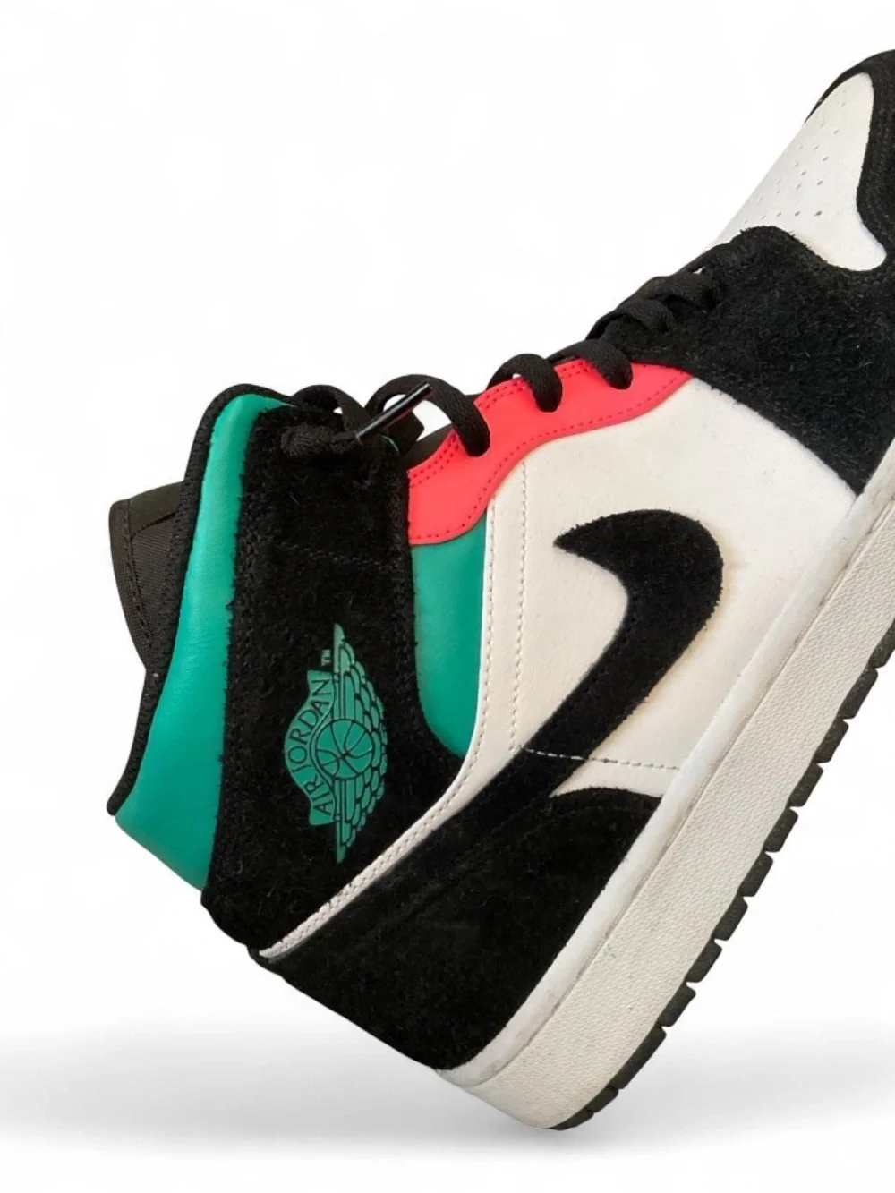 2020 Air Jordan 1 Mid SE 'South Beach' in size Men’s 13